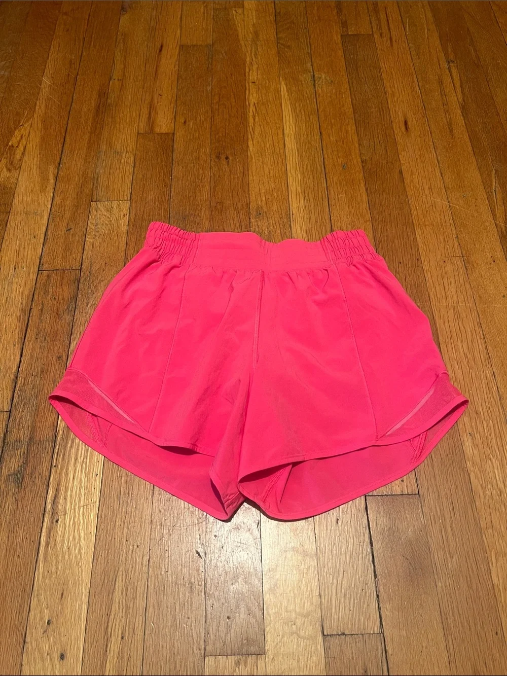 Lululemon Hotty Hot High Rise Long 4” Shorts in Lip Gloss Pink, Women’s size 4